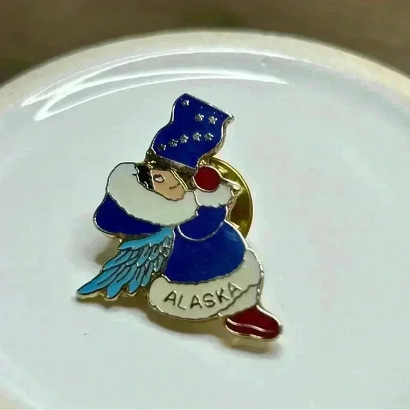 Vintage Eskimo Angel The Big Dipper Flag Alaskan Enamel Pin - Picture 1 of 2